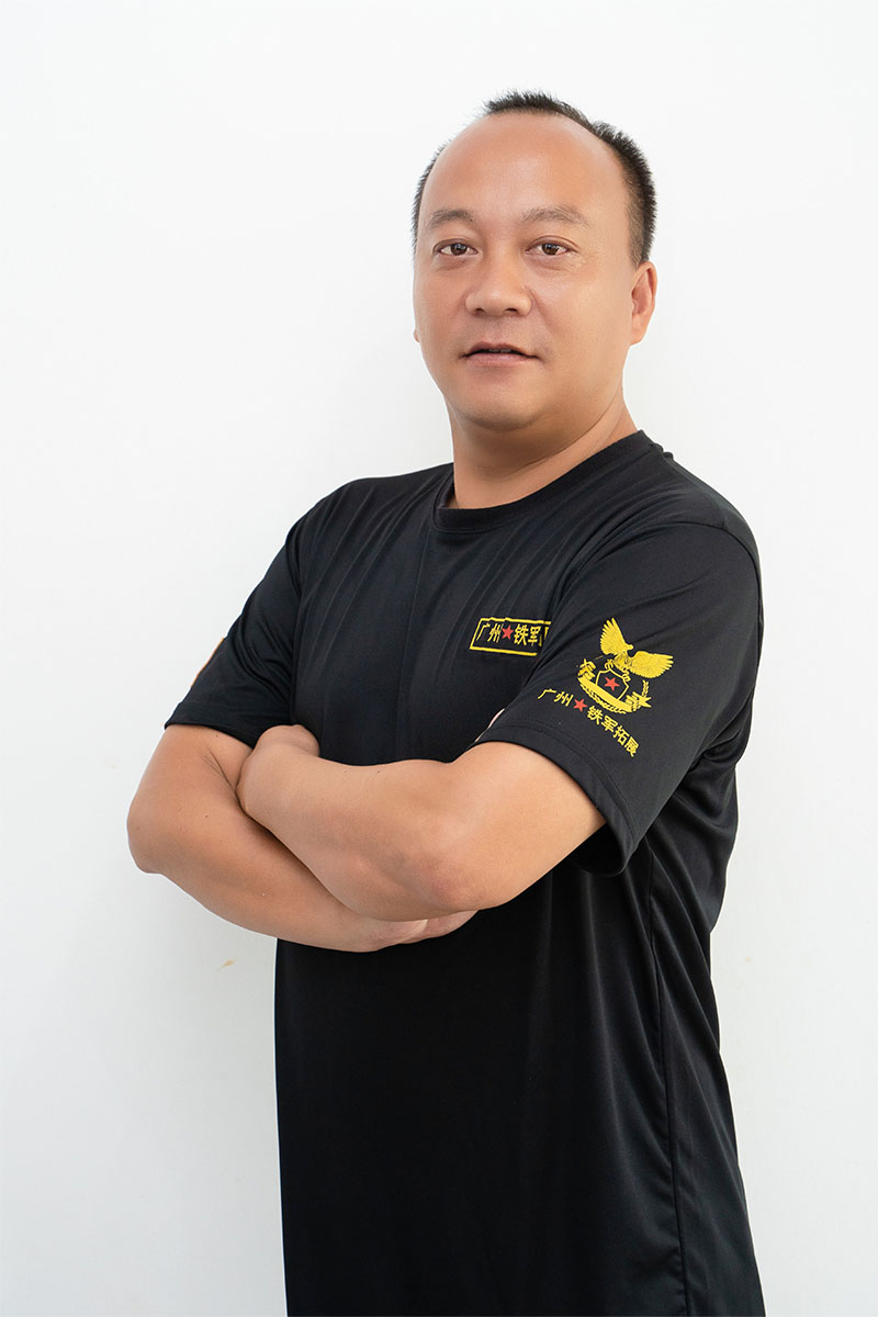 余小波教练.jpg